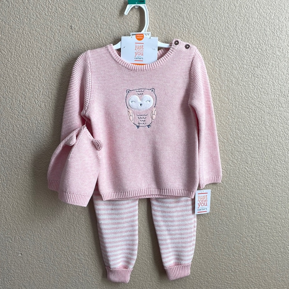 Pink knit outfit set with hat